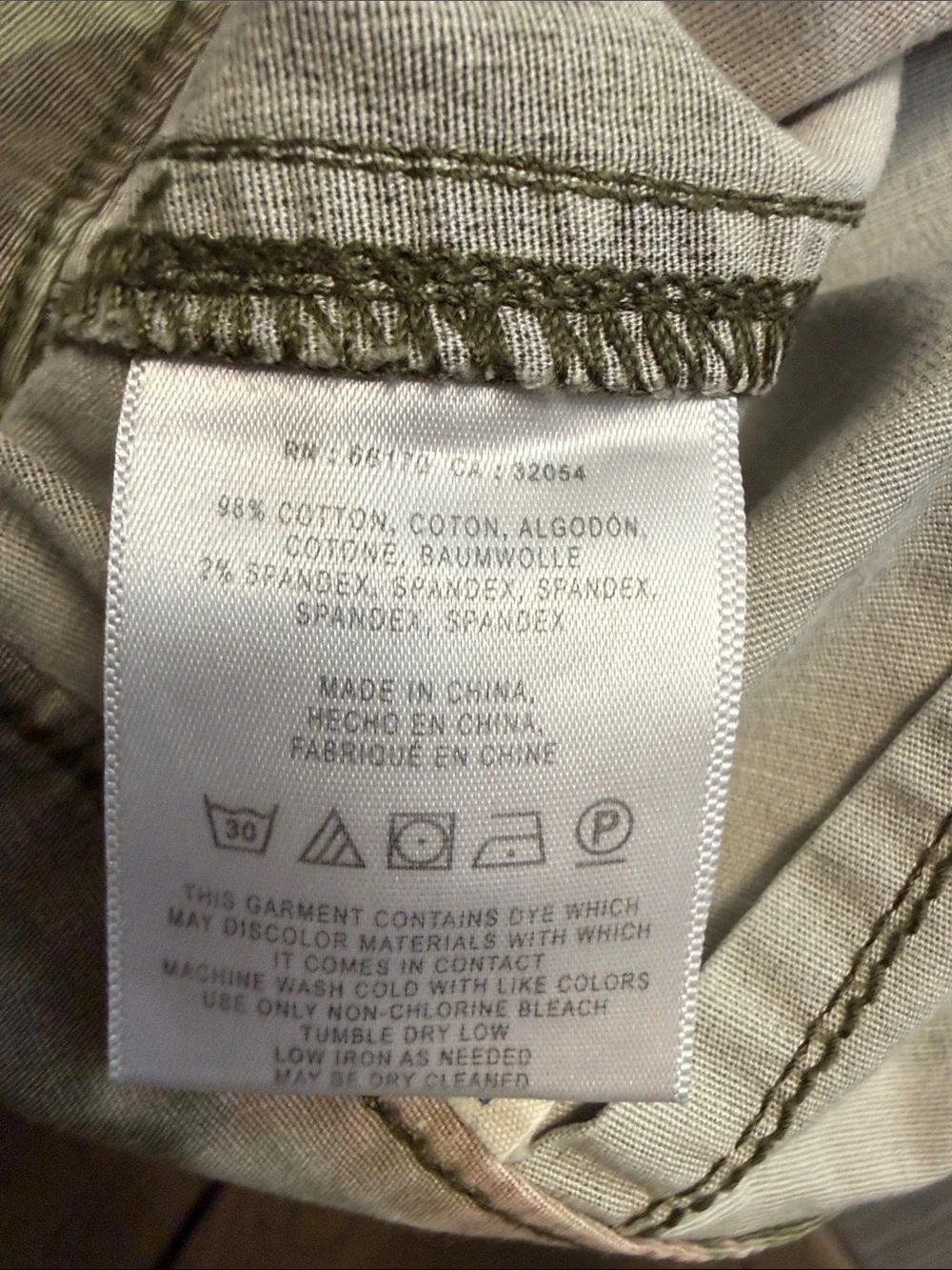 Hei Hei Anthropologie The Wanderer Camo Modern Utility  Shorts - Sz 27